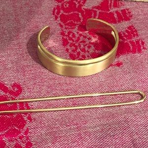 Gold Chloe and Isabel + Jen Atkin bun cuff.